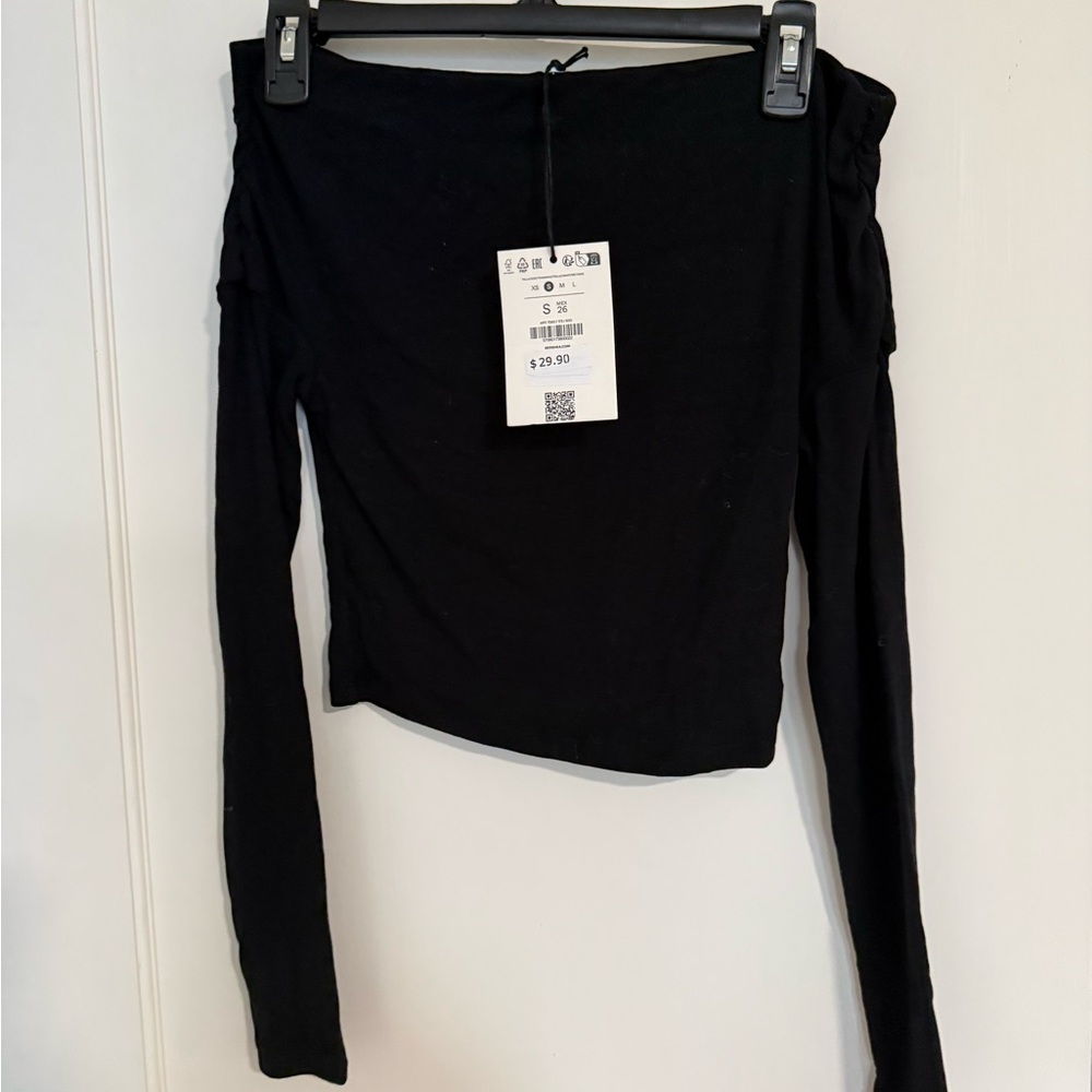 Bershka Black Off-Shoulder Long Sleeve Crop Top
